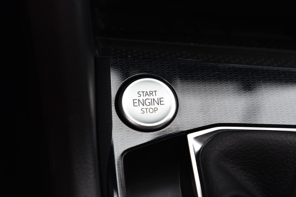 Volkswagen Taos Vehicle Full-screen Gallery Image 16