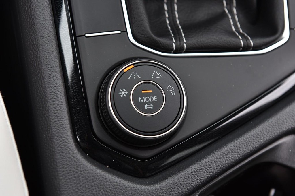 Volkswagen Taos Vehicle Full-screen Gallery Image 17