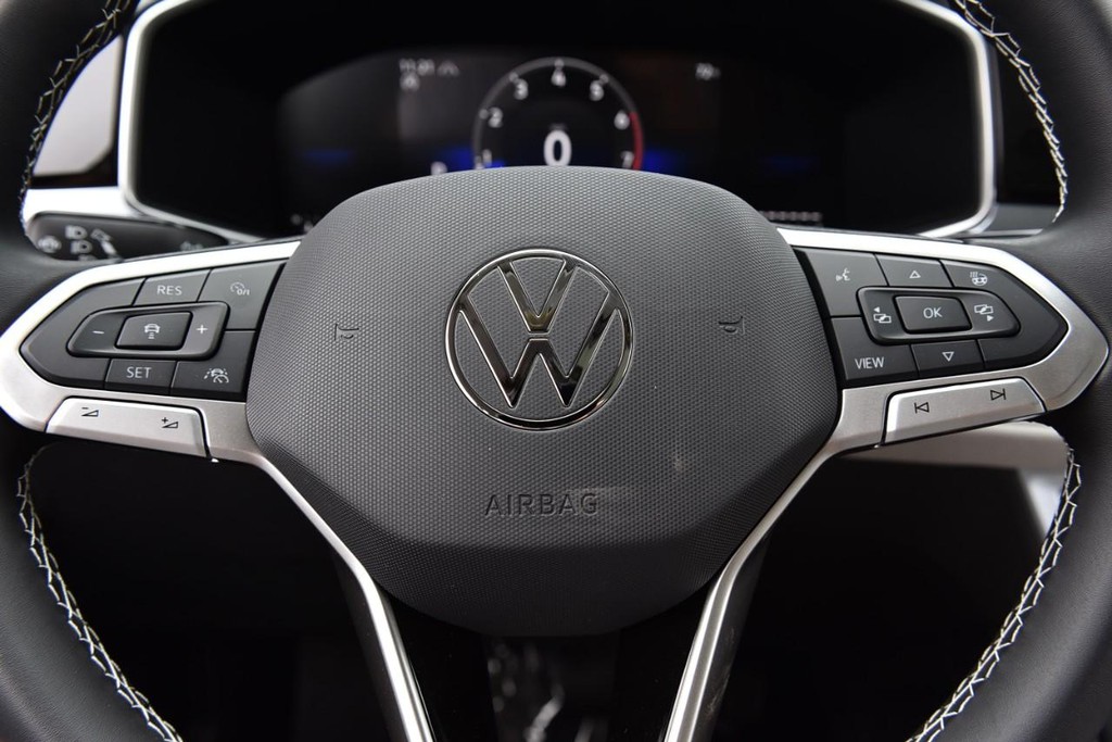 Volkswagen Taos Vehicle Full-screen Gallery Image 19