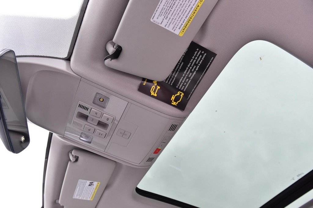 Volkswagen Taos Vehicle Full-screen Gallery Image 22