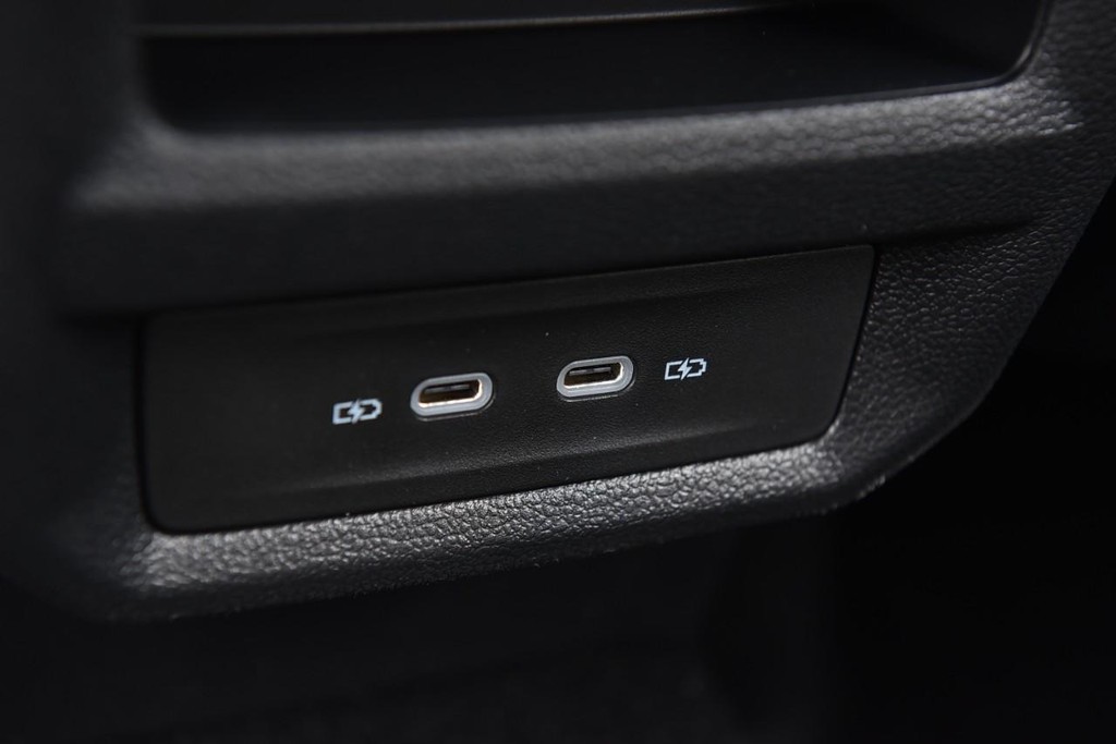 Volkswagen Taos Vehicle Full-screen Gallery Image 25