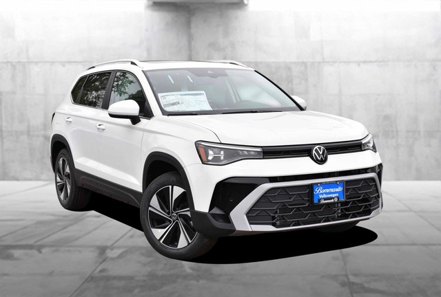 Volkswagen Taos Vehicle Image 02