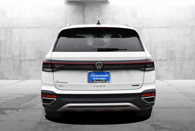 Volkswagen Taos Vehicle Image 06