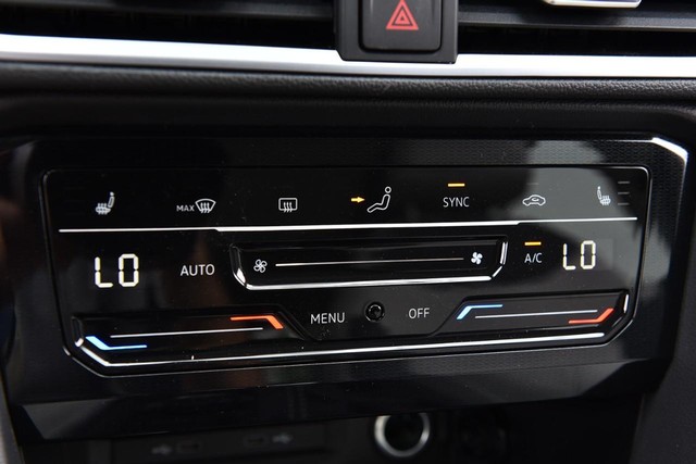 Volkswagen Taos Vehicle Image 14
