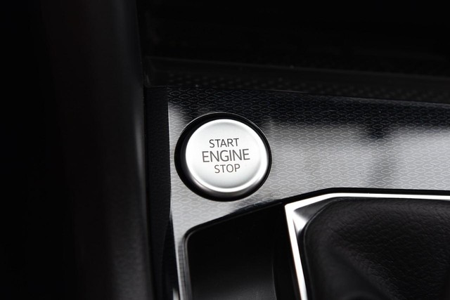 Volkswagen Taos Vehicle Image 16