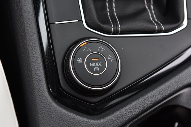 Volkswagen Taos Vehicle Image 17