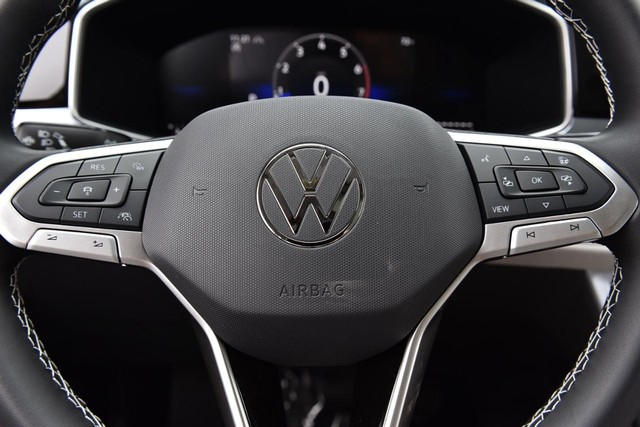 Volkswagen Taos Vehicle Image 19