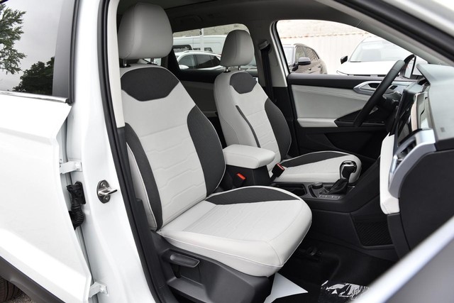 Volkswagen Taos Vehicle Image 21