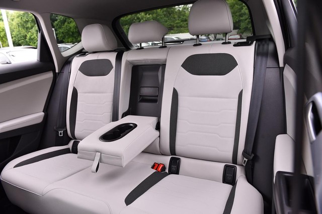 Volkswagen Taos Vehicle Image 23