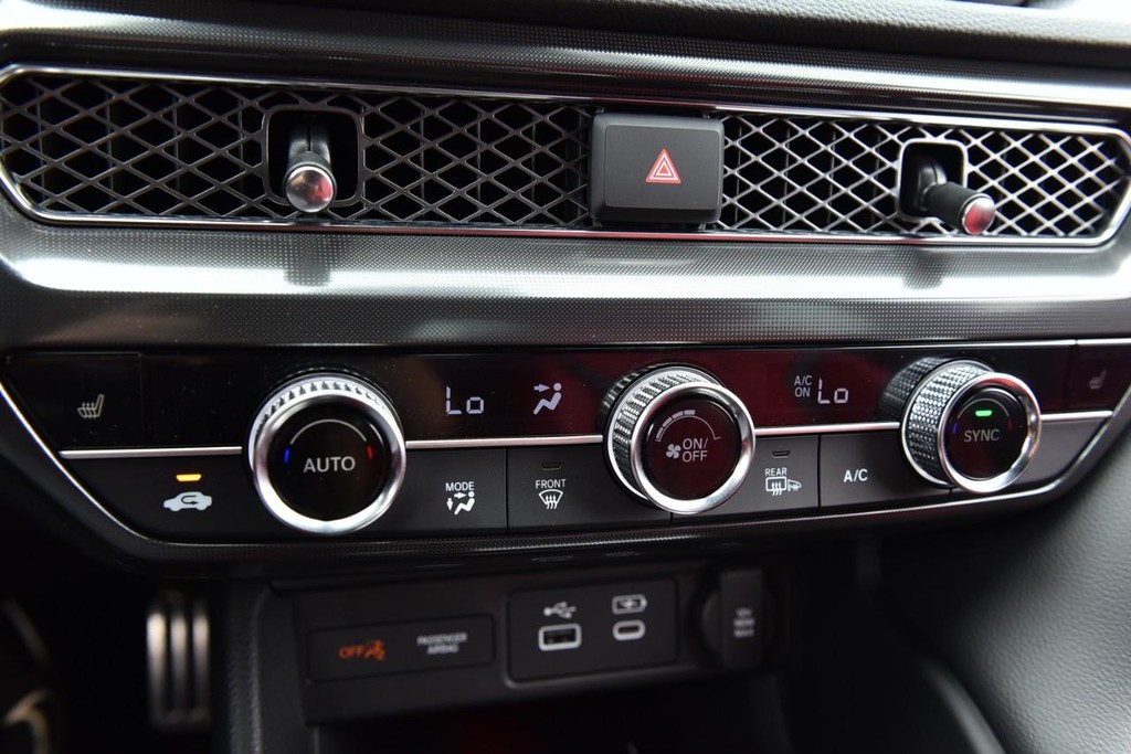 Acura Integra Vehicle Full-screen Gallery Image 16