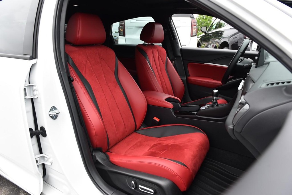 Acura Integra Vehicle Full-screen Gallery Image 24