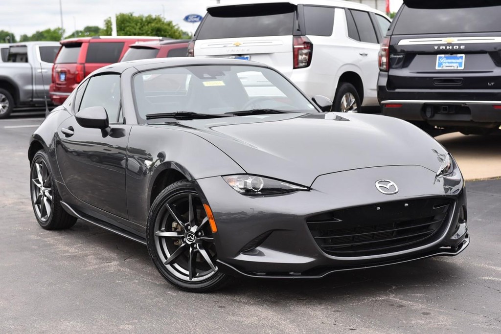 Mazda MX-5 Miata RF Vehicle Full-screen Gallery Image 2