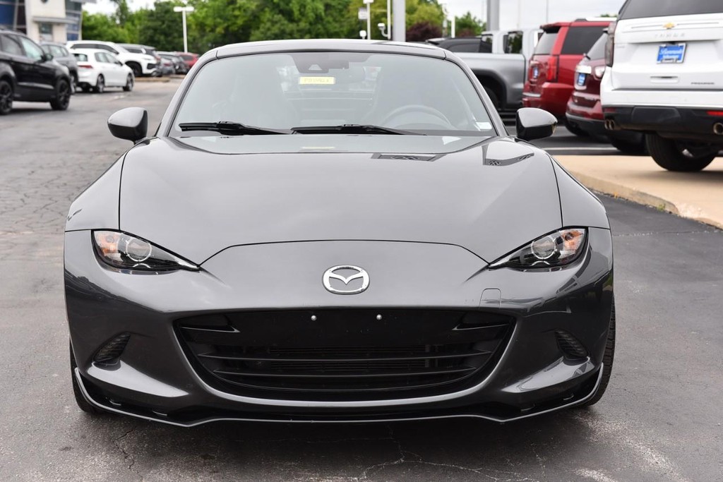 Mazda MX-5 Miata RF Vehicle Full-screen Gallery Image 4
