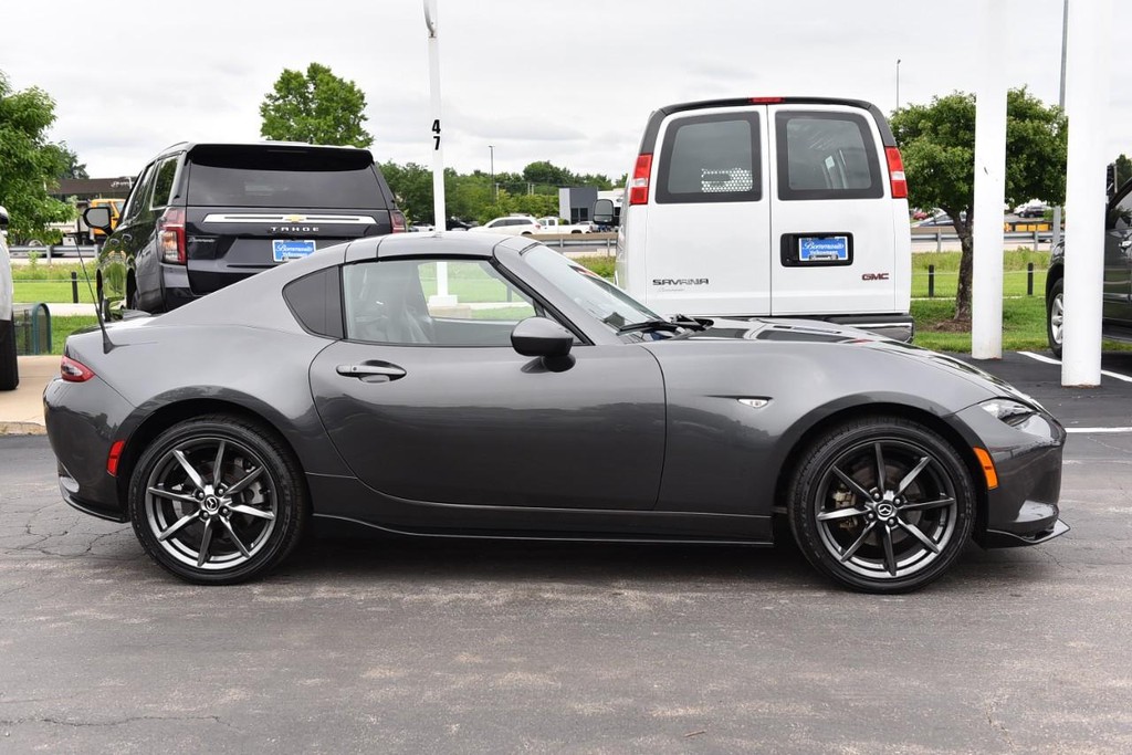 Mazda MX-5 Miata RF Vehicle Full-screen Gallery Image 5