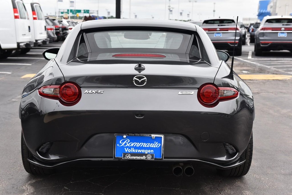 Mazda MX-5 Miata RF Vehicle Full-screen Gallery Image 6