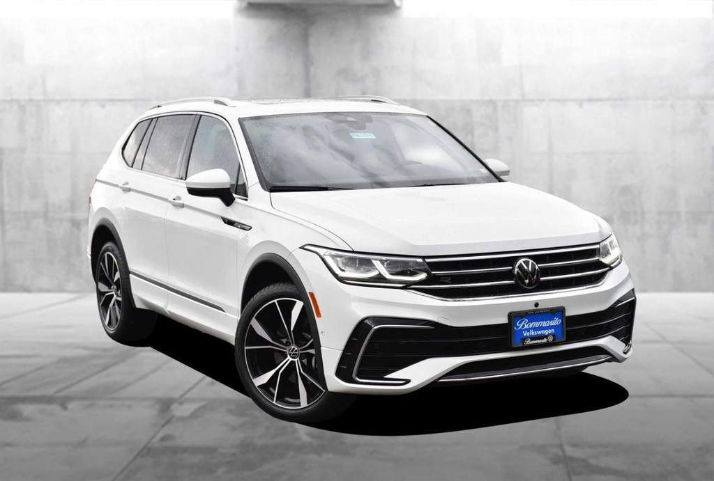 Volkswagen Tiguan Vehicle Full-screen Gallery Image 2