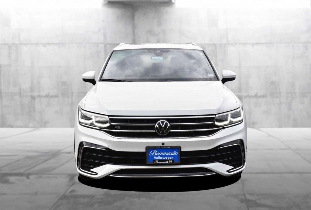 Volkswagen Tiguan Vehicle Full-screen Gallery Image 4
