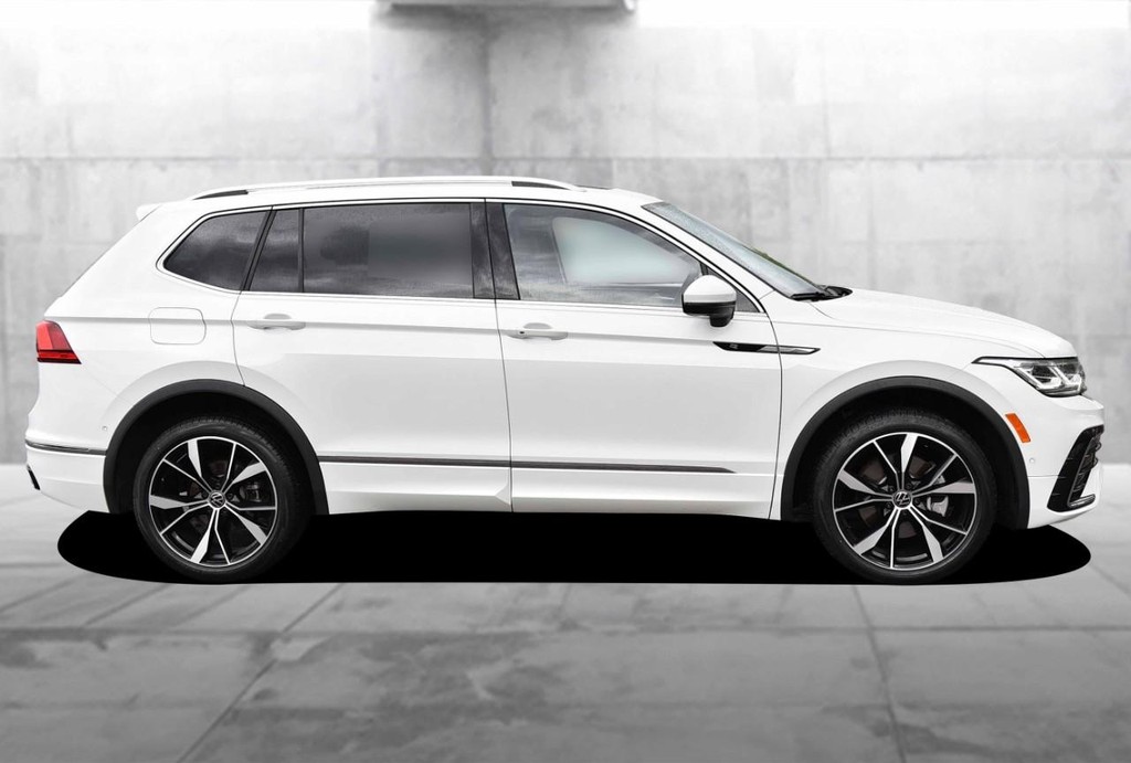 Volkswagen Tiguan Vehicle Full-screen Gallery Image 5