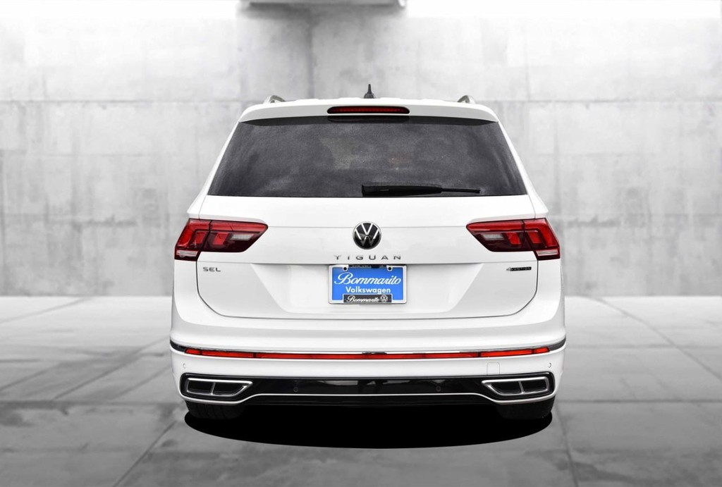 Volkswagen Tiguan Vehicle Full-screen Gallery Image 6