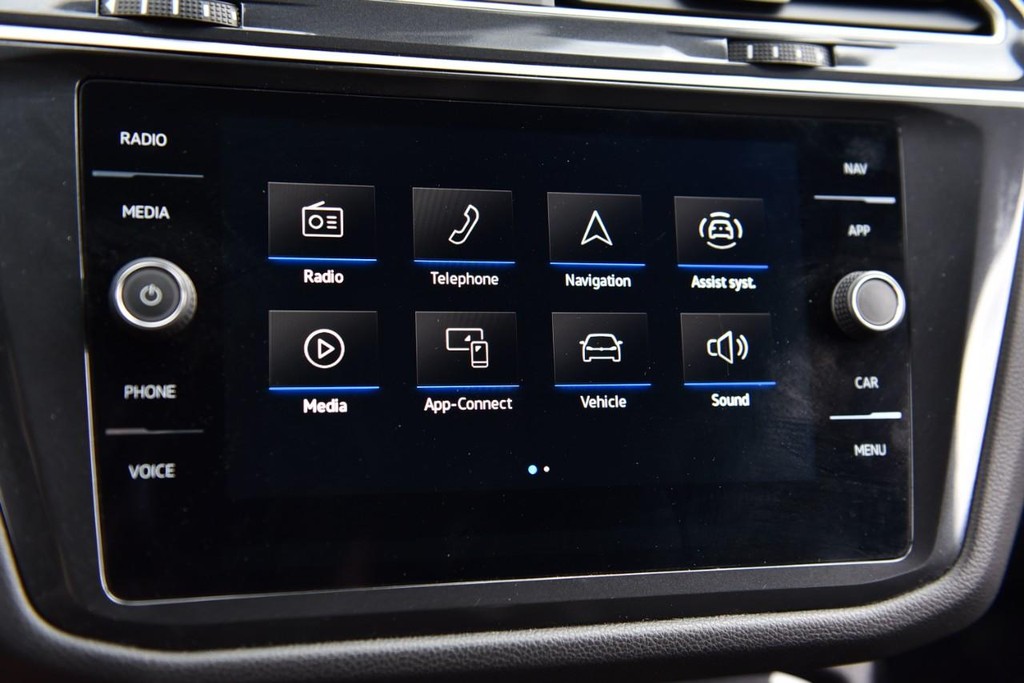 Volkswagen Tiguan Vehicle Full-screen Gallery Image 14