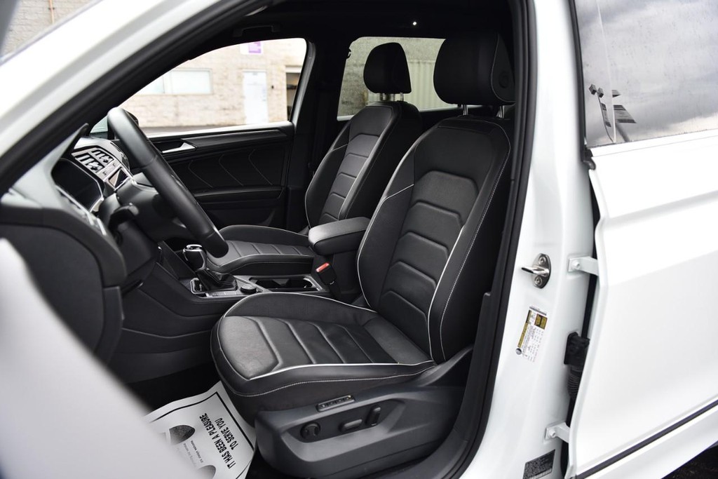 Volkswagen Tiguan Vehicle Full-screen Gallery Image 21