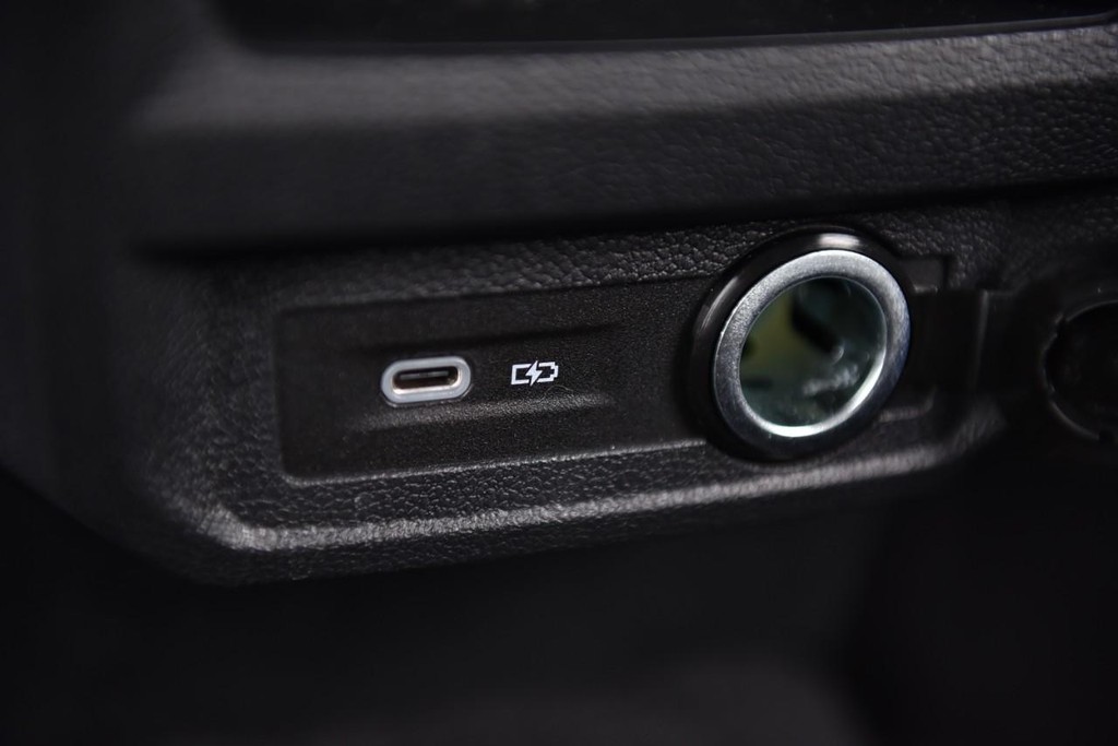 Volkswagen Tiguan Vehicle Full-screen Gallery Image 26