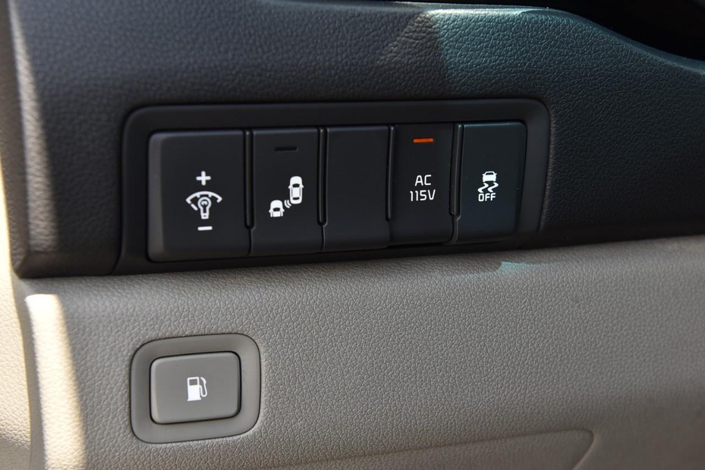 Kia Sedona Vehicle Full-screen Gallery Image 12