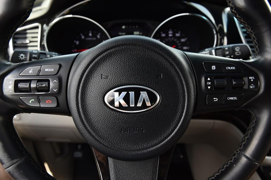 Kia Sedona Vehicle Full-screen Gallery Image 20