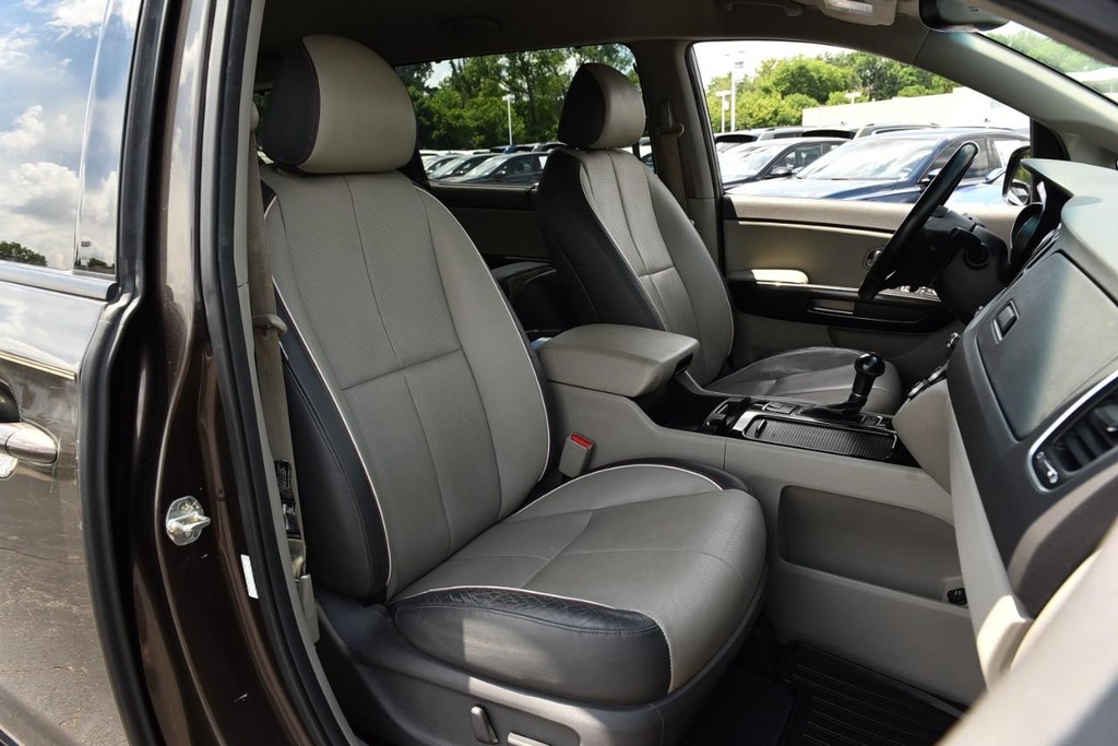 Kia Sedona Vehicle Full-screen Gallery Image 22