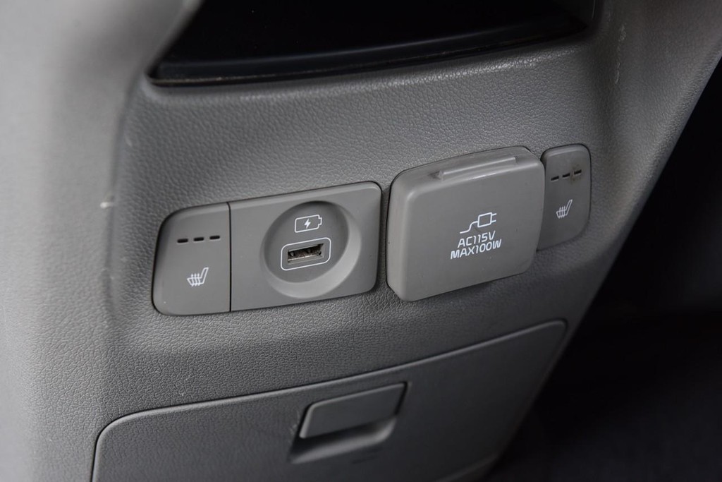 Kia Sedona Vehicle Full-screen Gallery Image 25