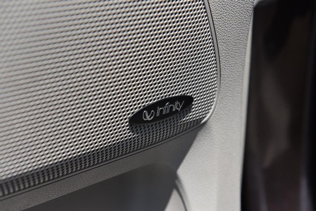 Kia Sedona Vehicle Image 10