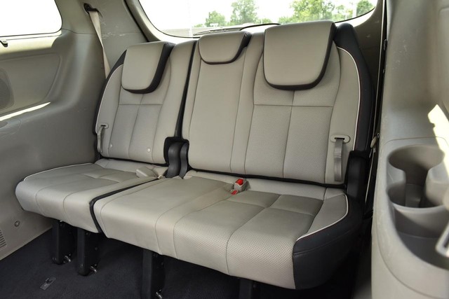 Kia Sedona Vehicle Image 26
