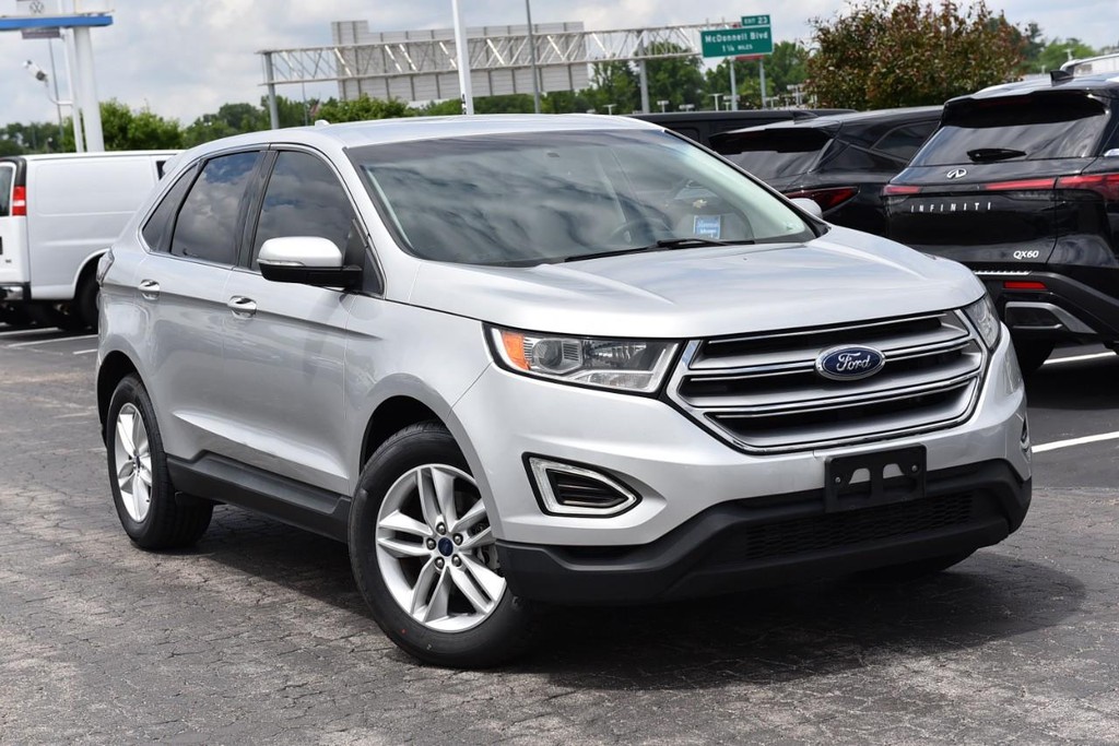 Ford Edge Vehicle Full-screen Gallery Image 02