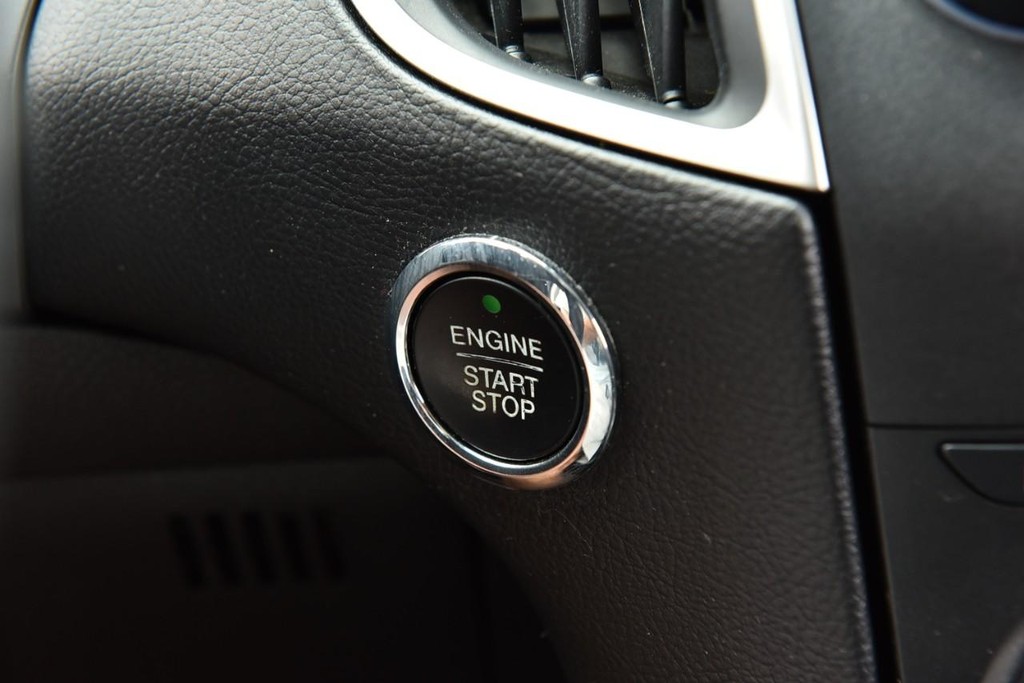 Ford Edge Vehicle Full-screen Gallery Image 15