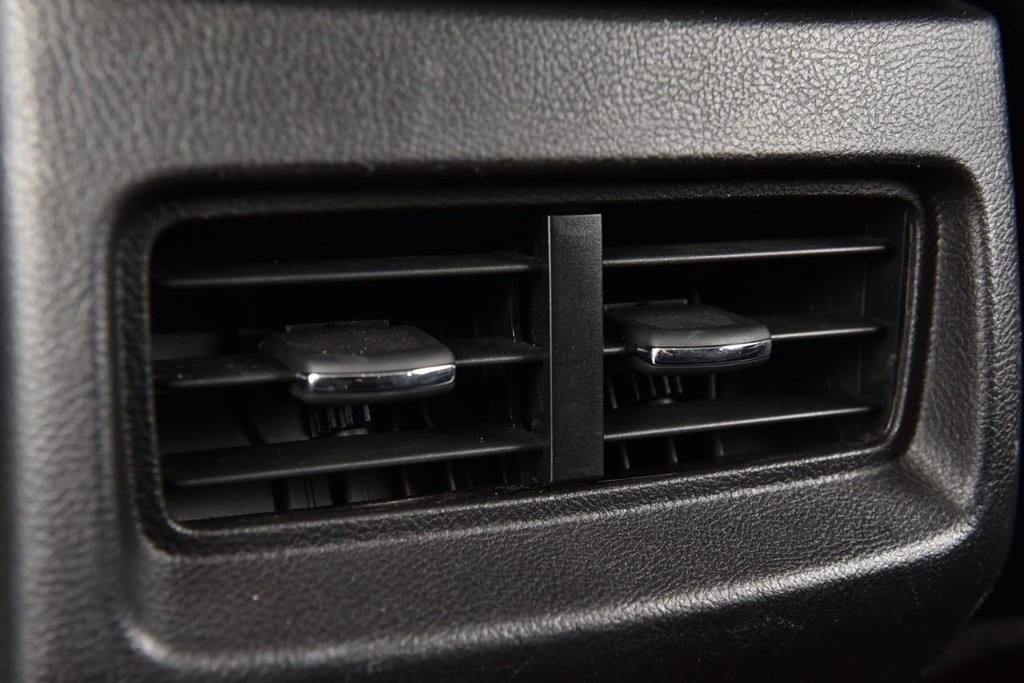 Ford Edge Vehicle Full-screen Gallery Image 21