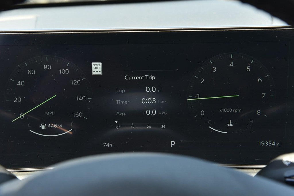 Kia K5 Vehicle Full-screen Gallery Image 14