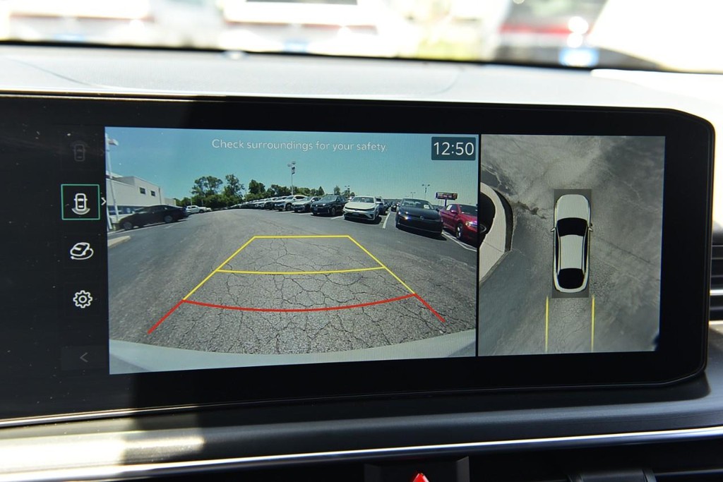 Kia K5 Vehicle Full-screen Gallery Image 15