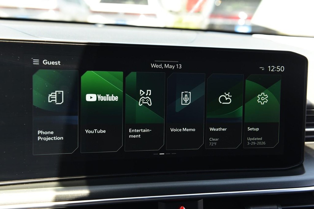 Kia K5 Vehicle Full-screen Gallery Image 17