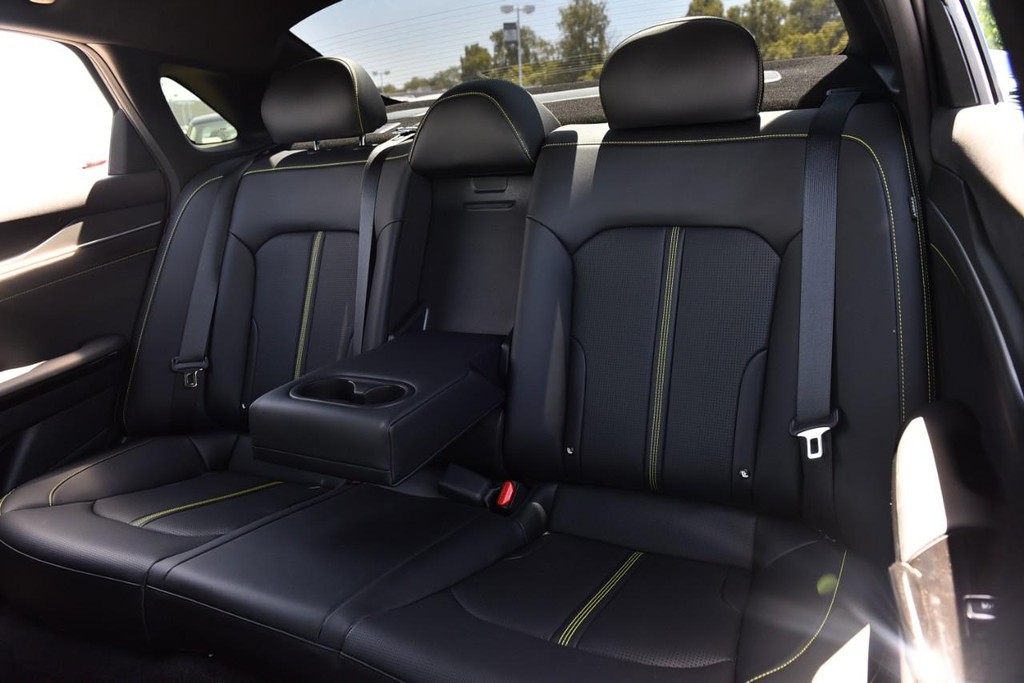 Kia K5 Vehicle Full-screen Gallery Image 27