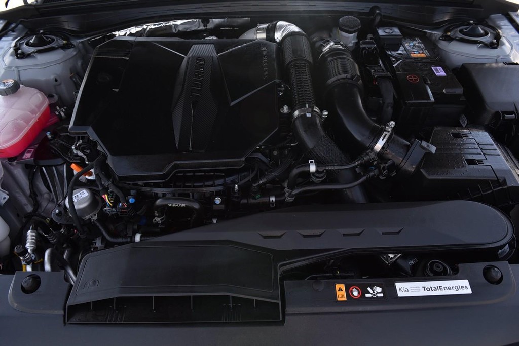 Kia K5 Vehicle Full-screen Gallery Image 31