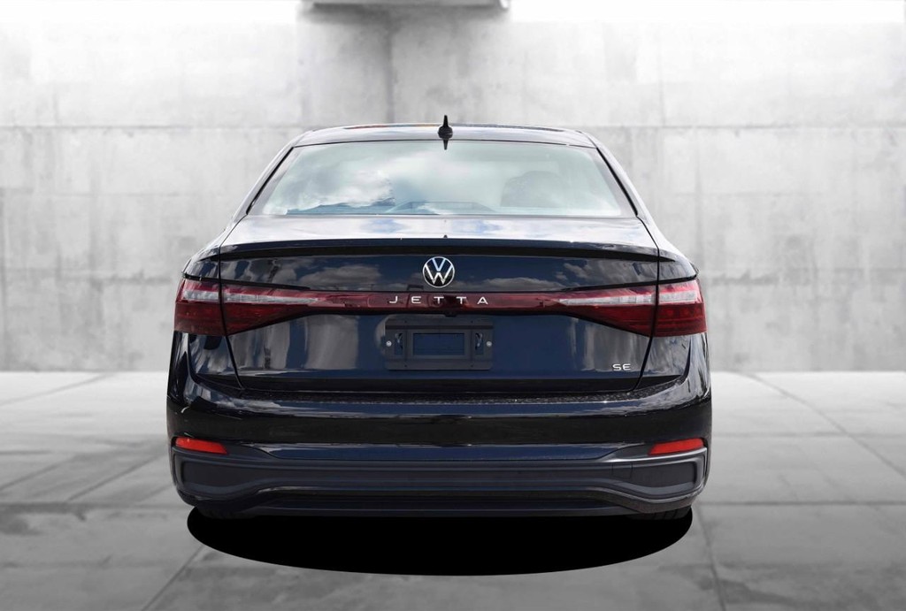 Volkswagen Jetta Vehicle Full-screen Gallery Image 6