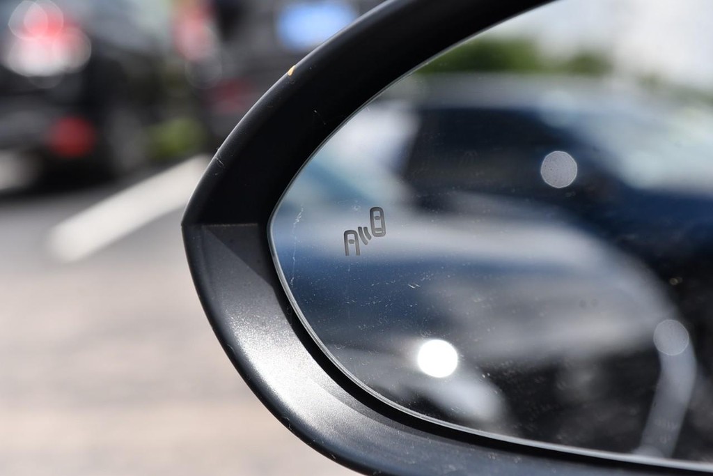 Volkswagen Jetta Vehicle Full-screen Gallery Image 10