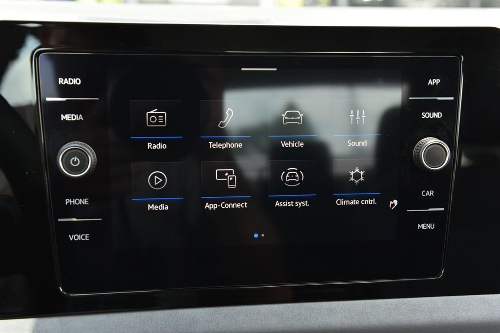 Volkswagen Jetta Vehicle Full-screen Gallery Image 14