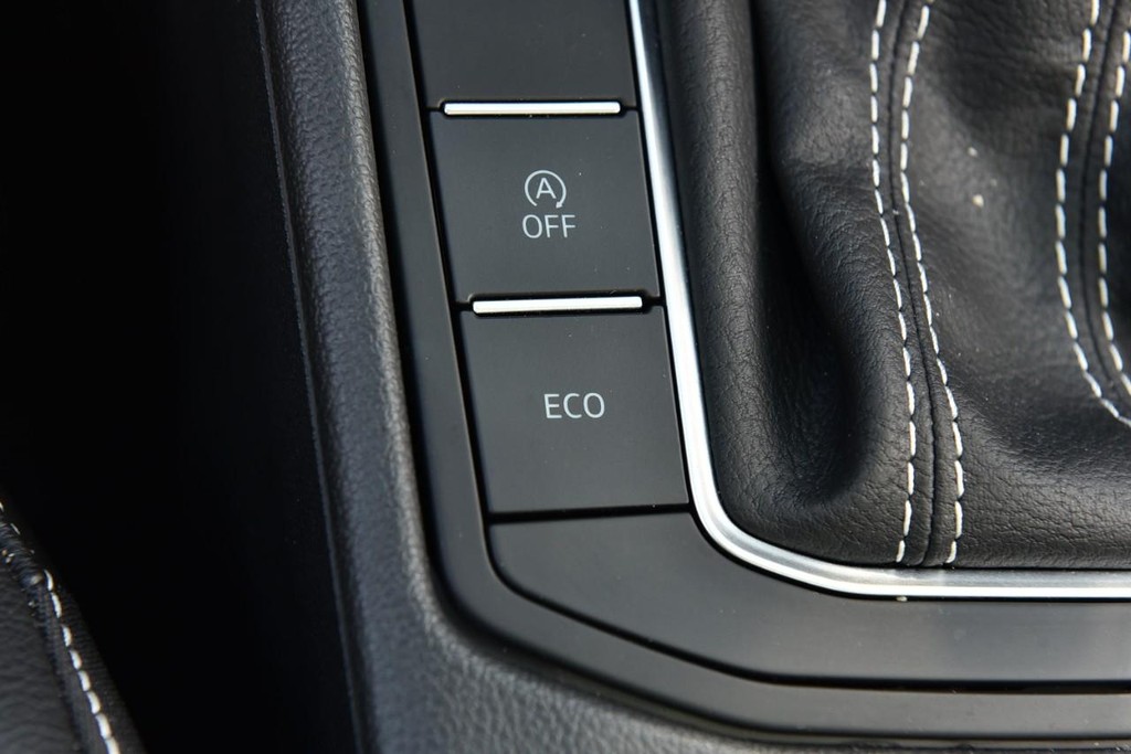 Volkswagen Jetta Vehicle Full-screen Gallery Image 18