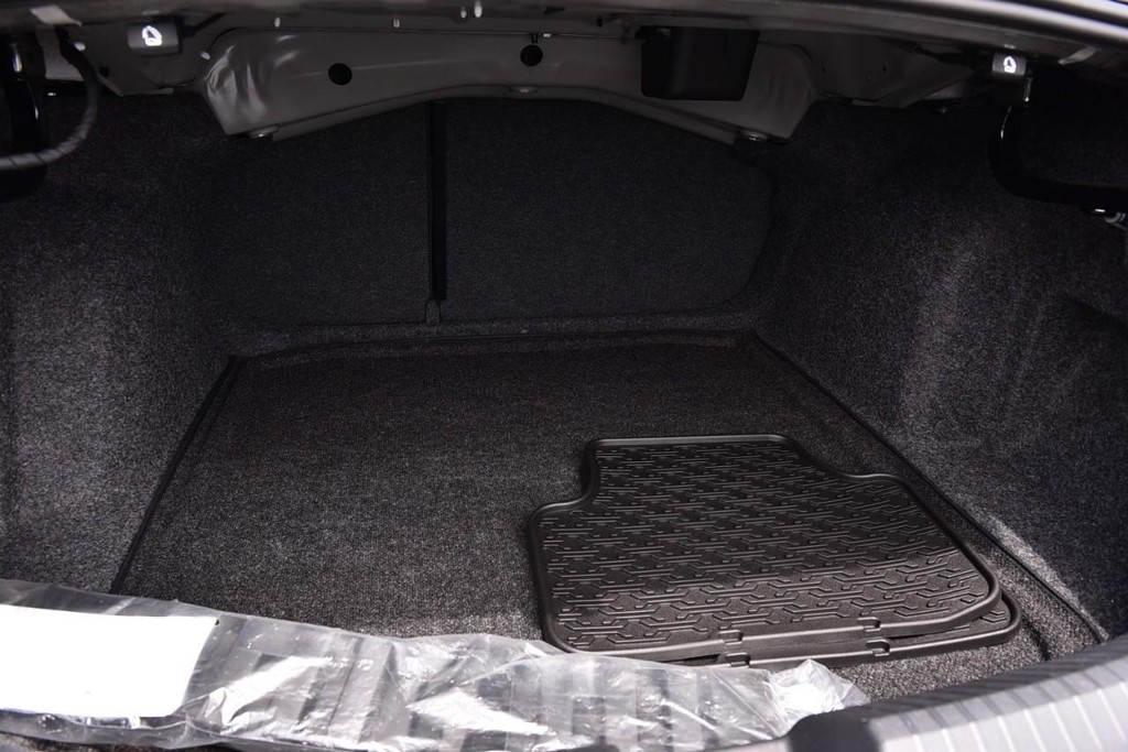Volkswagen Jetta Vehicle Full-screen Gallery Image 24