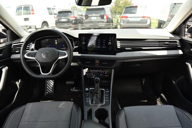 Volkswagen Jetta Vehicle Image 07