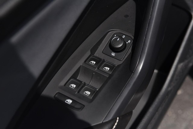 Volkswagen Jetta Vehicle Image 08