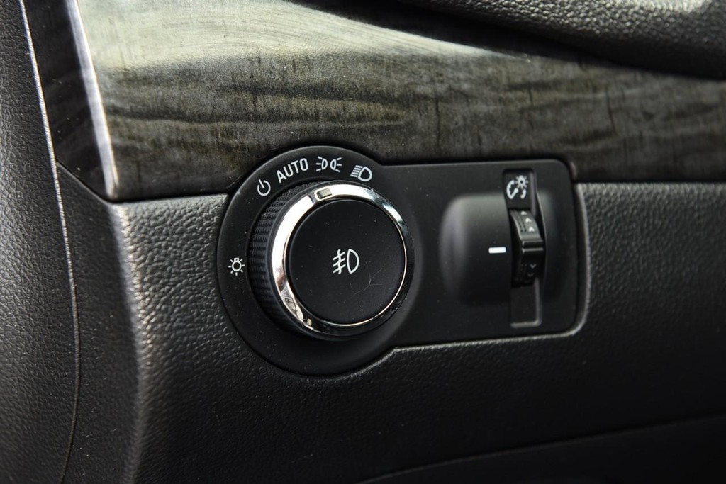 Buick Encore Vehicle Full-screen Gallery Image 10