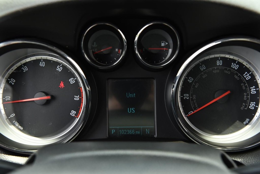 Buick Encore Vehicle Full-screen Gallery Image 11