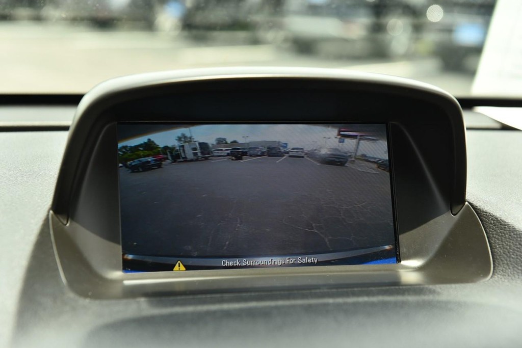 Buick Encore Vehicle Full-screen Gallery Image 12
